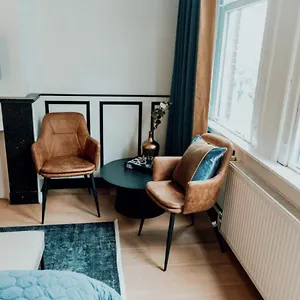 https://haarlemmerstraat-central-studio.amsterdamhotelsnl.com