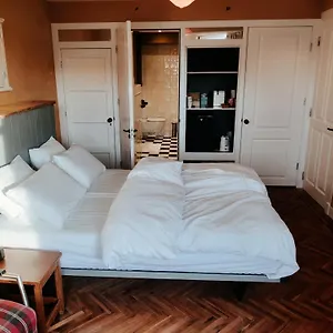 https://bb-huis-van-stro.amsterdamhotelsnl.com